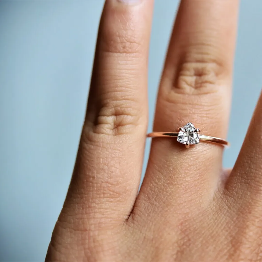 /public/photos/live/trilion cut ring (3).webp